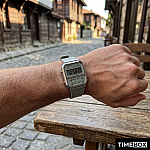 Мъжки часовник Casio Vintage A100WEF-3AEF Часовник за мъже Casio Vintage A100WEF-3AEF. Верижка силиконова в сив цвят. Кварцов механизъм. Водозащита 3 АТМ (водни пръски).