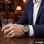 Часовник за мъже Emporio Armani AR11144 Aviator Chronograph. Верижка естествена кожа в син цвят. Кварцов механизъм. Водозащита 5 АТМ (душ).