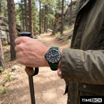 Часовник за мъже Emporio Armani Diver AR11464. Верижка силиконова в зелен цвят. Кварцов механизъм. Водозащита 10 АТМ (плуване).