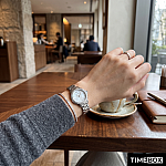 Часовник за жени Emporio Armani AR11596 Mia. Верижка метална в сребрист цвят. Кварцов механизъм. Водозащита 5 АТМ (душ).
