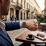 Часовник за мъже Emporio Armani AR1808 Luigi Classic Chronograph. Верижка метална в сребрист цвят. Кварцов механизъм. Водозащита 5 АТМ (душ).