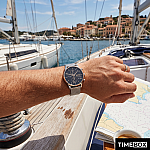 Часовник за мъже Hugo Boss 1513805 Associate Chronograph. Верижка метална в сребрист цвят. Кварцов механизъм. Водозащита 5 АТМ (душ).