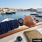 Часовник за мъже Hugo Boss 1513998 One-Men Chronograph. Верижка силиконова в син цвят. Кварцов механизъм. Водозащита 5 АТМ (душ).