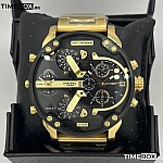 Часовник за мъже Diesel DZ7333 Mr Daddy 2.0 Oversized. Верижка метална в златист  цвят. Кварцов механизъм. Водозащита 3 АТМ (водни пръски).