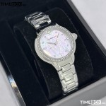 Часовник за жени Emporio Armani AR11596 Mia. Верижка метална в сребрист цвят. Кварцов механизъм. Водозащита 5 АТМ (душ).