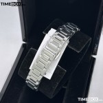 Часовник за жени Emporio Armani AR11596 Mia. Верижка метална в сребрист цвят. Кварцов механизъм. Водозащита 5 АТМ (душ).