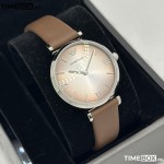 Часовник за жени Emporio Armani AR1768 Gianni T-Bar. Верижка естествена кожа в кафяв цвят. Кварцов механизъм. Водозащита 3 АТМ (водни пръски).