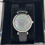 Часовник за жени Emporio Armani AR1678 Gianni T-Bar. Верижка естествена кожа в черен цвят. Кварцов механизъм. Водозащита 3 АТМ (водни пръски).