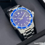 Часовник за мъже Movado Series 800 2600137. Верижка метална в сребрист цвят. Кварцов механизъм. Водозащита 20 АТМ (гмуркане).