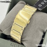Часовник за мъже Guess GW0456G3 Phoenix. Верижка метална в златист цвят. Кварцов механизъм. Водозащита 5 АТМ (душ).