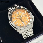 Часовник за мъже Seiko 5 SSK005K1 Sports GMT. Верижка метална в сребрист цвят. Автоматичен механизъм. Водозащита 10 АТМ (плуване).