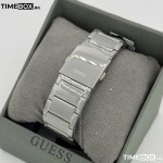 Часовник за мъже Guess GW0387G1 Phoenix. Верижка метална в сребрист цвят. Кварцов механизъм. Водозащита 5 АТМ (душ).
