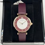 Часовник за жени Emporio Armani AR11487 Gianni T-Bar. Верижка естествена кожа в червен цвят. Кварцов механизъм. Водозащита 3 АТМ (водни пръски).