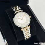 Часовник за жени Emporio Armani Gianni T-Bar AR11537. Верижка метална в златист цвят. Кварцов механизъм. Водозащита 3 АТМ (водни пръски).