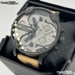 Часовник за мъже Diesel DZ7406 Mr Daddy 2.0 Oversized. Верижка естествена кожа в кафяв цвят. Кварцов механизъм. Водозащита 3 АТМ (водни пръски).