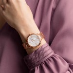 Swarovski 5452465 Crystalline Glam Часовник за жени Swarovski 5452465 Crystalline Glam. Верижка метална в златист цвят. Кварцов механизъм. Водозащита 5 АТМ (душ).