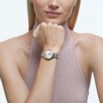 Swarovski 5610484 Attract Часовник за жени Swarovski 5610484 Attract. Верижка метална в златист цвят. Кварцов механизъм. Водозащита 5 АТМ (душ).