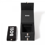 Hugo Boss 1502851 Sage Часовник за жени Hugo Boss 1502851 Sage. Верижка метална в черен цвят. Кварцов механизъм. Водозащита 3 АТМ (водни пръски).